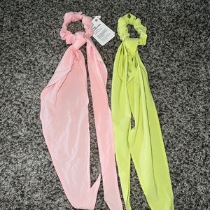 Lululemon Flow Scrunchie
